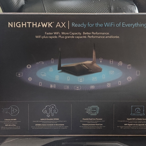 High-Performance Black Networking Router - Picture 3 of 5